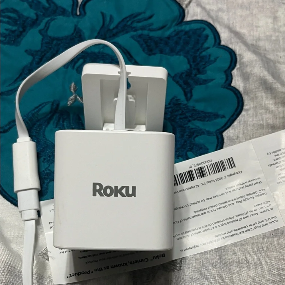 Roku White Simulated indooor Camera